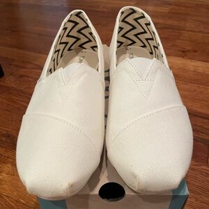 TOMS White Canvas Alpargata